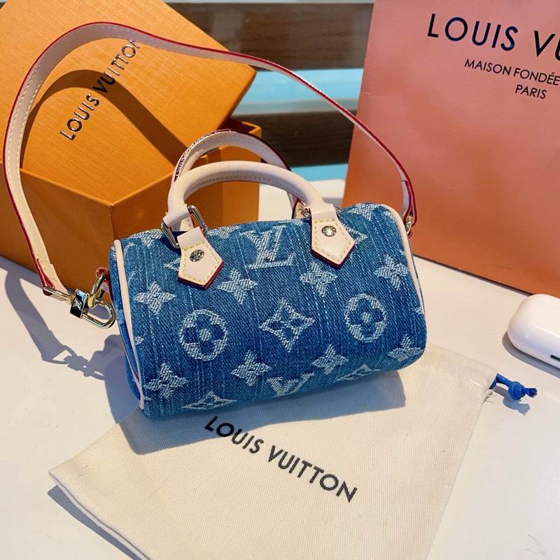 LV AirPods bag 3.5X8cm 101402